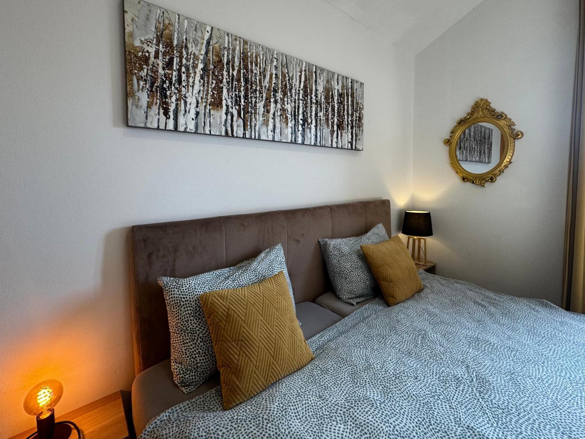 Apartments Orhidelia นยีวีเซ ภายนอก รูปภาพ