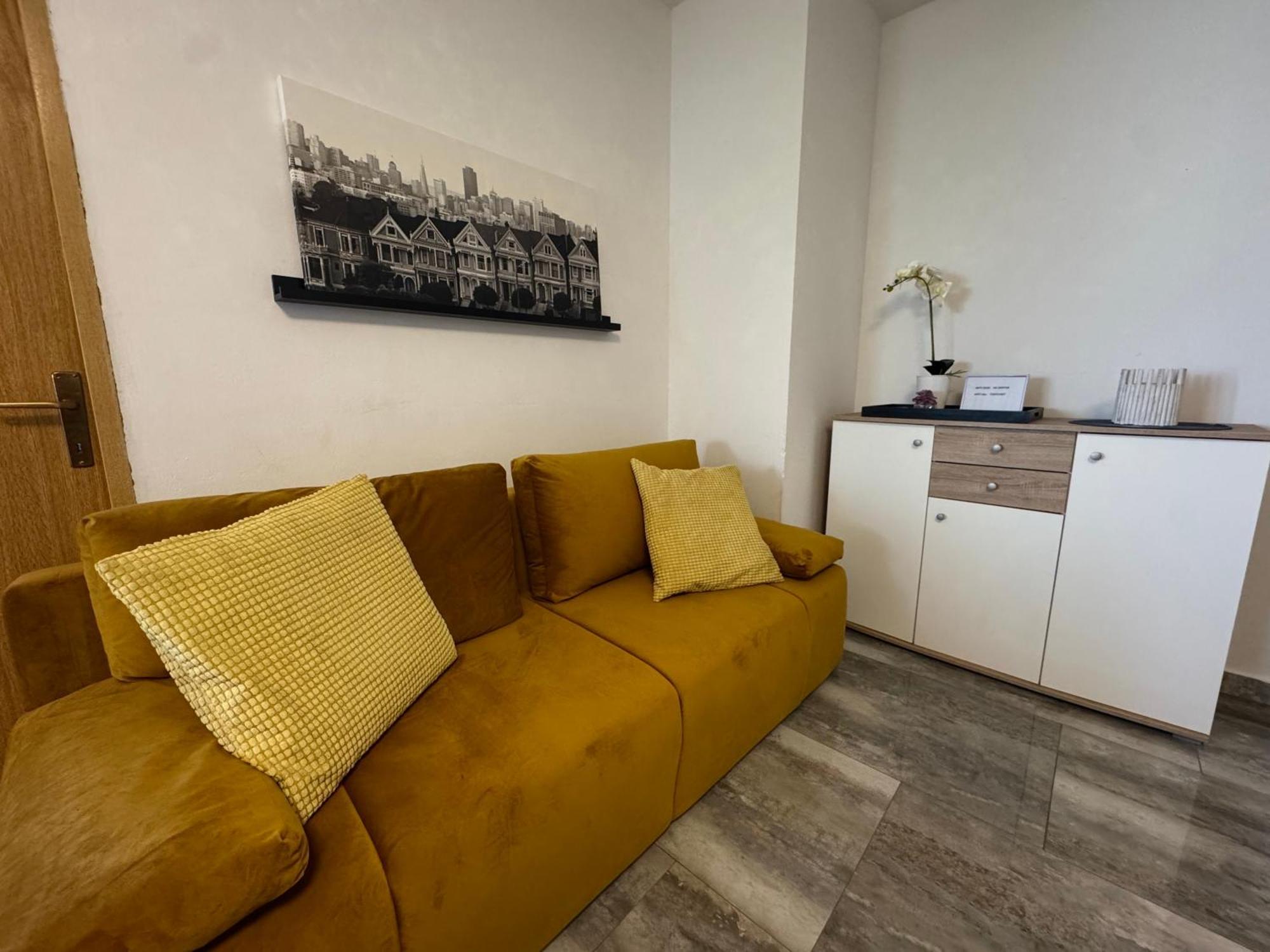 Apartments Orhidelia นยีวีเซ ภายนอก รูปภาพ
